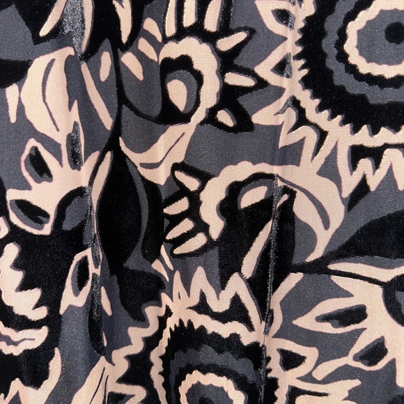 Women’s Size Medium Dress - Picture 3 of 3